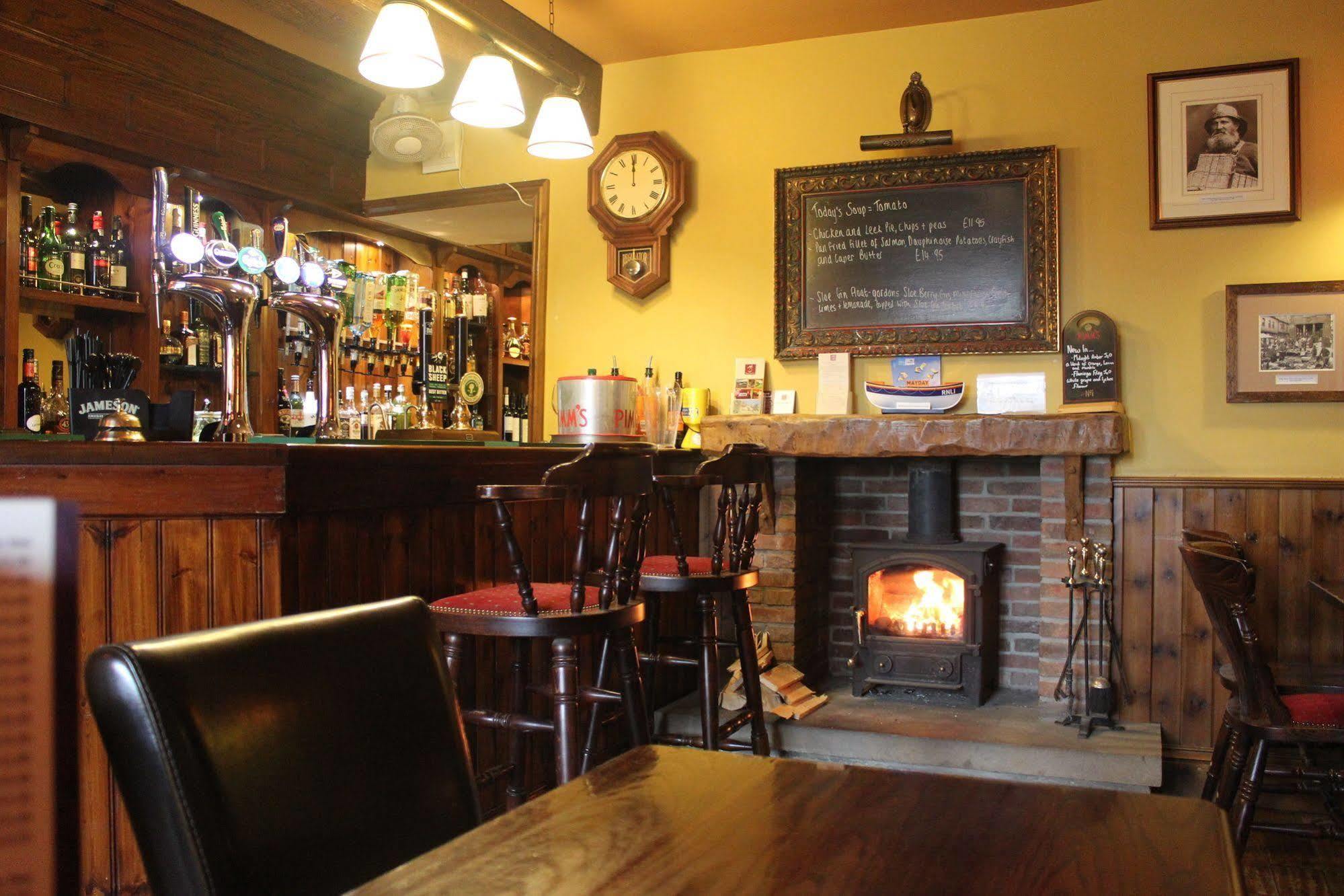 Mallyan Spout Hotel Goathland Exterior foto